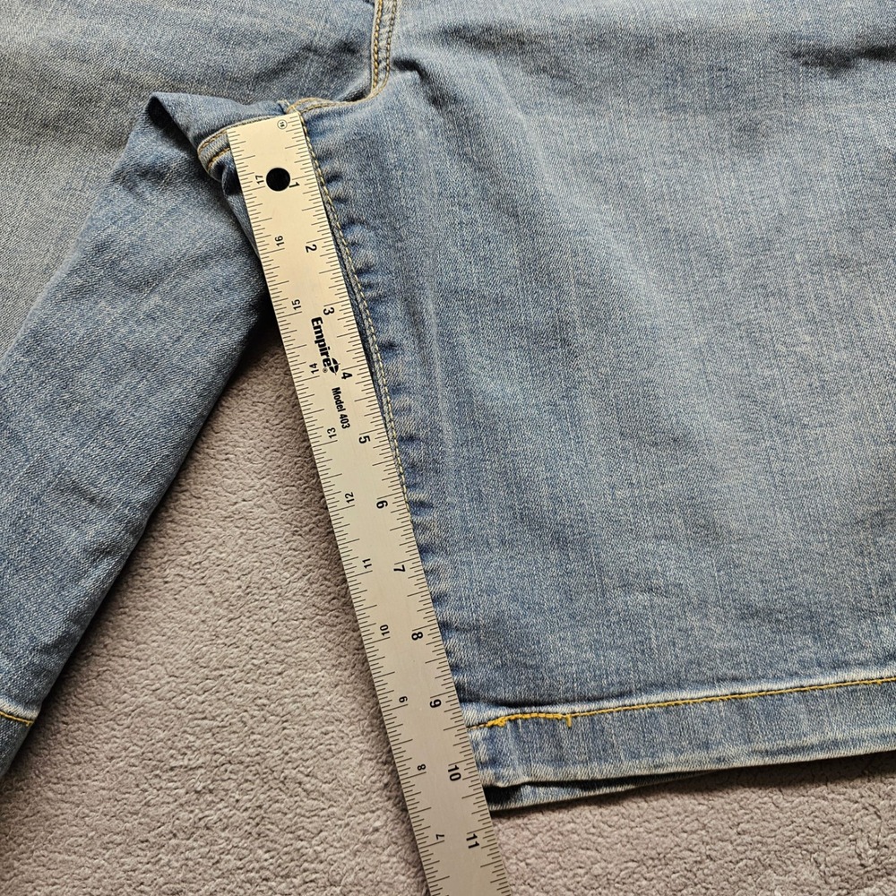 Levi Strauss & Co Denim Bermuda Shorts Womens Light Blue Casual Mid Rise 5421 - Picture 4 of 15